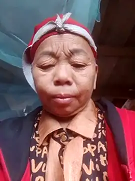 Snapshot of VangLe73 chatting on 11.28.25 VangLe73 online show from 11.28.25