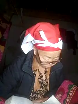 Snapshot of VangLe73 chatting on 12.01.25 VangLe73 online show from 12.01.25