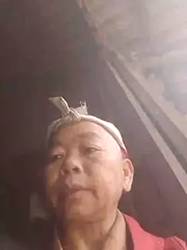 Snapshot of VangLe73 chatting on 12.03.25 VangLe73 online show from 12.03.25