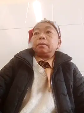 Snapshot of VangLe73 chatting on 12.18.25 VangLe73 online show from 12.18.25