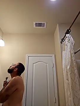 Snapshot of Lb228w chatting on 10.15.25 Lb228w online show from 10.15.25