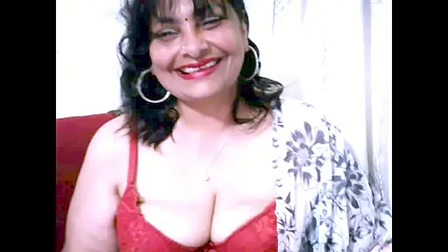 Snapshot of Indiansweetness77 chatting on 03.14.26 Indiansweetness77 online show from 03.14.26