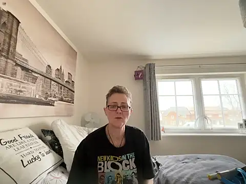 Curvy-Jinx online show from 03.12.26