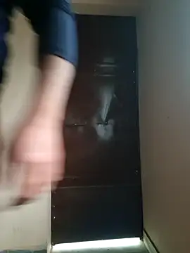 MaxB057 online show from 12.19.25