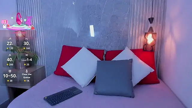 Snapshot of Emili__hot chatting on 11.18.25 Emili hot online show from 11.18.25