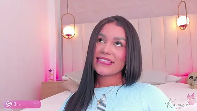 Snapshot of kassia_kim chatting on 10.27.25 kassia kim online show from 10.27.25