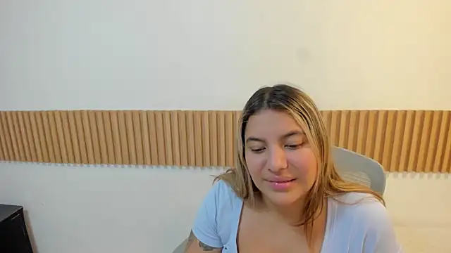 Snapshot of OliviaSweett chatting on 05.26.26 OliviaSweett online show from 05.26.26