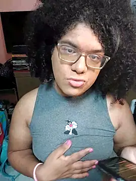 Snapshot of fannyorgastic chatting on 12.04.25 fannyorgastic online show from 12.04.25