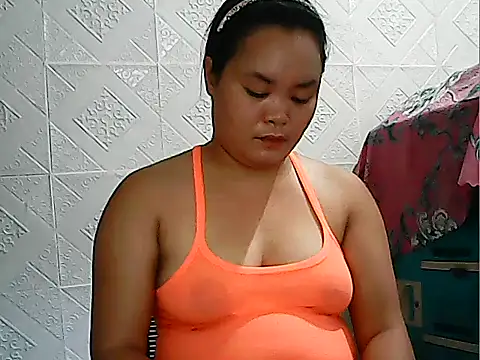 Snapshot of CreamyPussy4uxx chatting on 05.16.26 CreamyPussy4uxx online show from 05.16.26