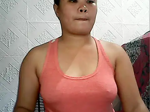 Snapshot of CreamyPussy4uxx chatting on 06.08.26 CreamyPussy4uxx online show from 06.08.26