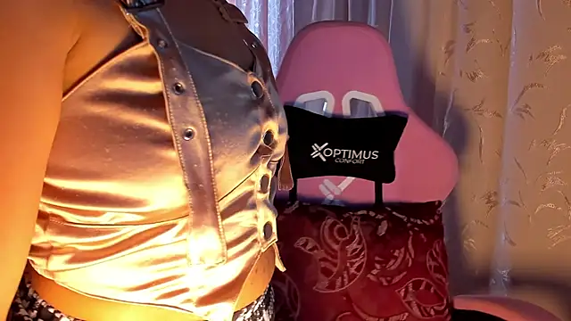 Snapshot of MelanyOconner chatting on 09.17.25 MelanyOconner online show from 09.17.25