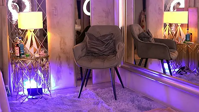 Snapshot of FrancescaDante chatting on 02.26.26 FrancescaDante online show from 02.26.26