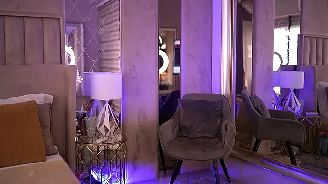 Snapshot of FrancescaDante chatting on 03.13.26 FrancescaDante online show from 03.13.26