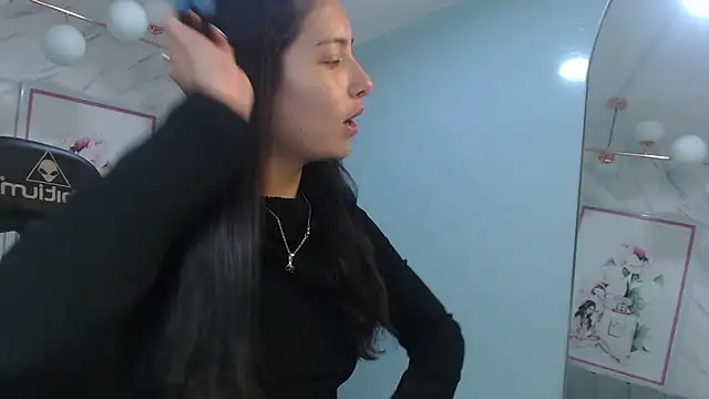Snapshot of victoria_hernandez_t_ chatting on 06.30.26 victoria hernandez t online show from 06.30.26