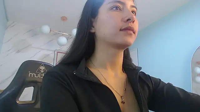Snapshot of victoria_hernandez_t_ chatting on 07.30.26 victoria hernandez t online show from 07.30.26