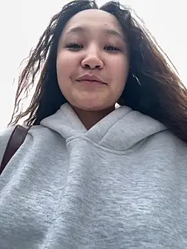 KissMeEva online show from 10.05.25