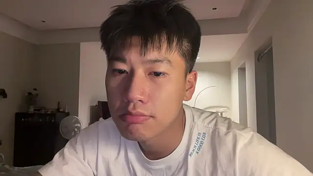 Snapshot of heywilliam chatting on 05.27.26 heywilliam online show from 05.27.26