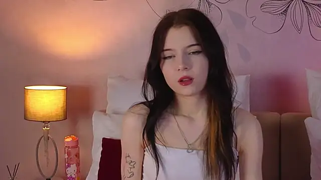 Snapshot of Angel__Rosse chatting on 06.11.26 Angel Rosse online show from 06.11.26