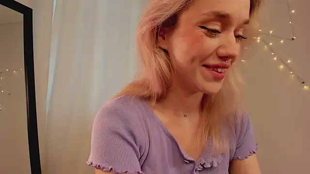 Snapshot of DiscoPotato chatting on 09.19.25 DiscoPotato online show from 09.19.25