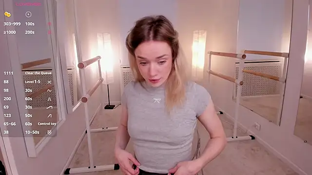 Snapshot of DiscoPotato chatting on 10.29.25 DiscoPotato online show from 10.29.25