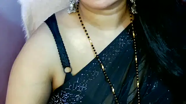 Snapshot of QUEEN_SAKHI- chatting on 02.26.26 QUEEN SAKHI- online show from 02.26.26