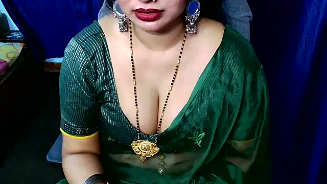Snapshot of QUEEN_SAKHI- chatting on 03.10.26 QUEEN SAKHI- online show from 03.10.26