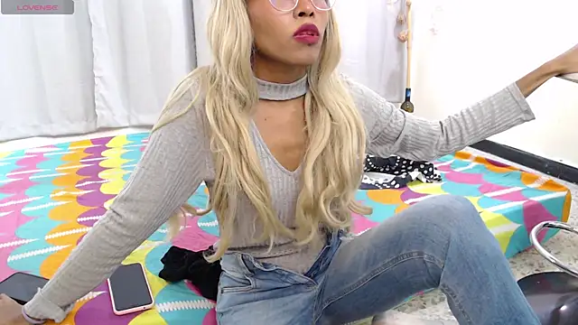 Anniie miller  online show from 10.01.25