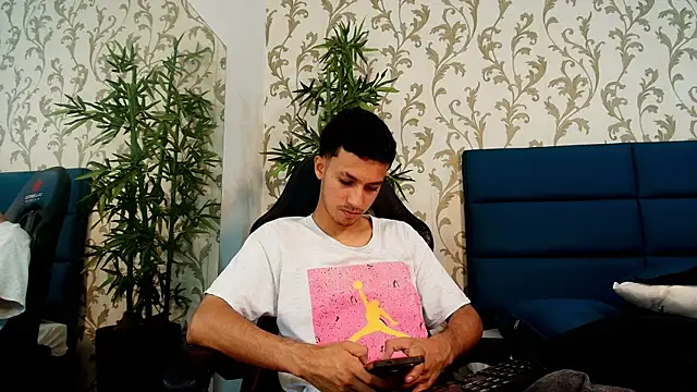 Snapshot of Marcus_Jeron chatting on 07.24.26 Marcus Jeron online show from 07.24.26