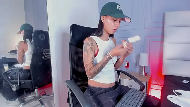 ZoeQuinn online show from 09.16.25