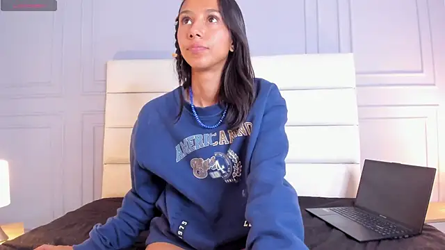 ZoeQuinn online show from 10.08.25