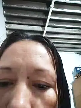 Snapshot of marinita13 chatting on 09.12.25 marinita13 online show from 09.12.25