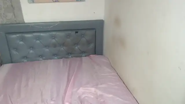 Snapshot of sarah_aguilar chatting on 10.23.25 sarah aguilar online show from 10.23.25