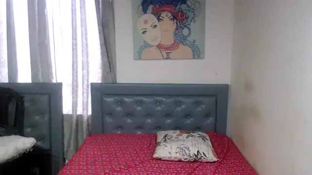 Snapshot of sarah_aguilar chatting on 11.11.25 sarah aguilar online show from 11.11.25