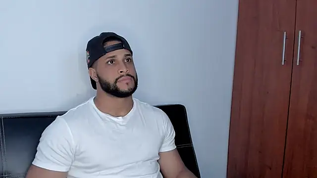 Pier Simons online show from 10.25.25