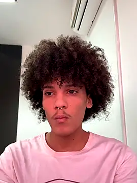 Snapshot of Max_Rain chatting on 11.01.25 Max Rain online show from 11.01.25