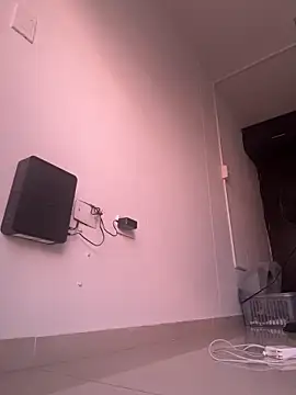 Snapshot of Max_Rain chatting on 11.22.25 Max Rain online show from 11.22.25