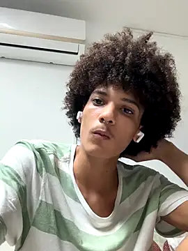 Snapshot of Max_Rain chatting on 12.02.25 Max Rain online show from 12.02.25