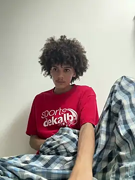 Snapshot of Max_Rain chatting on 12.15.25 Max Rain online show from 12.15.25