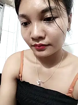 Duyen02 online show from 10.11.25