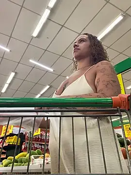 Chloe Leaozinho online show from 02.03.26