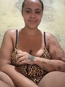 Chloe Leaozinho online show from 04.06.26