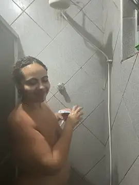 Chloe Leaozinho online show from 05.27.26