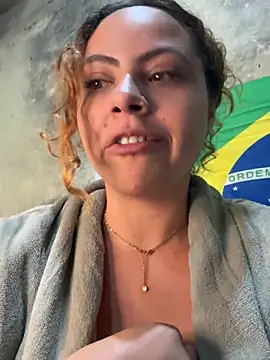 Chloe Leaozinho online show from 06.14.26