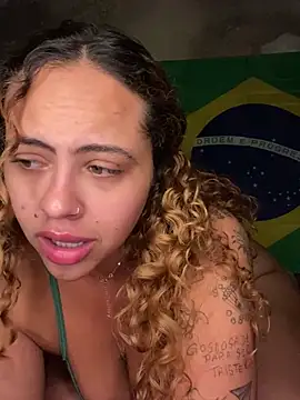 Snapshot of Chloe_Leaozinho chatting on 06.20.26 Chloe Leaozinho online show from 06.20.26