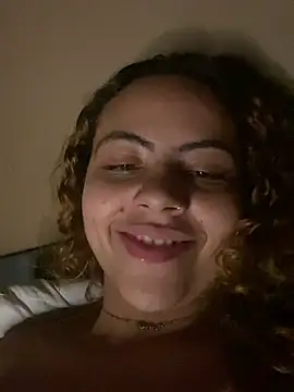 Snapshot of Chloe_Leaozinho chatting on 06.29.26 Chloe Leaozinho online show from 06.29.26