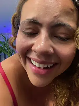 Snapshot of Chloe_Leaozinho chatting on 07.31.26 Chloe Leaozinho online show from 07.31.26