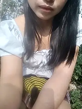 Snapshot of Tiyir597 chatting on 10.30.25 Tiyir597 online show from 10.30.25