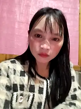 Snapshot of Tiyir597 chatting on 11.14.25 Tiyir597 online show from 11.14.25