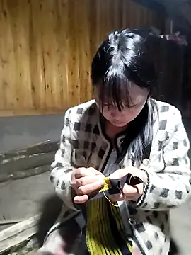 Snapshot of Tiyir597 chatting on 11.18.25 Tiyir597 online show from 11.18.25