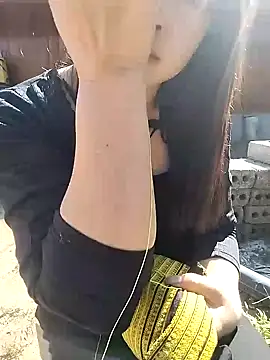 Snapshot of Tiyir597 chatting on 11.25.25 Tiyir597 online show from 11.25.25